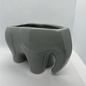 Elephant‎ Vase Succulent Planter  Gray Contemporary Modern Design Movie Prop